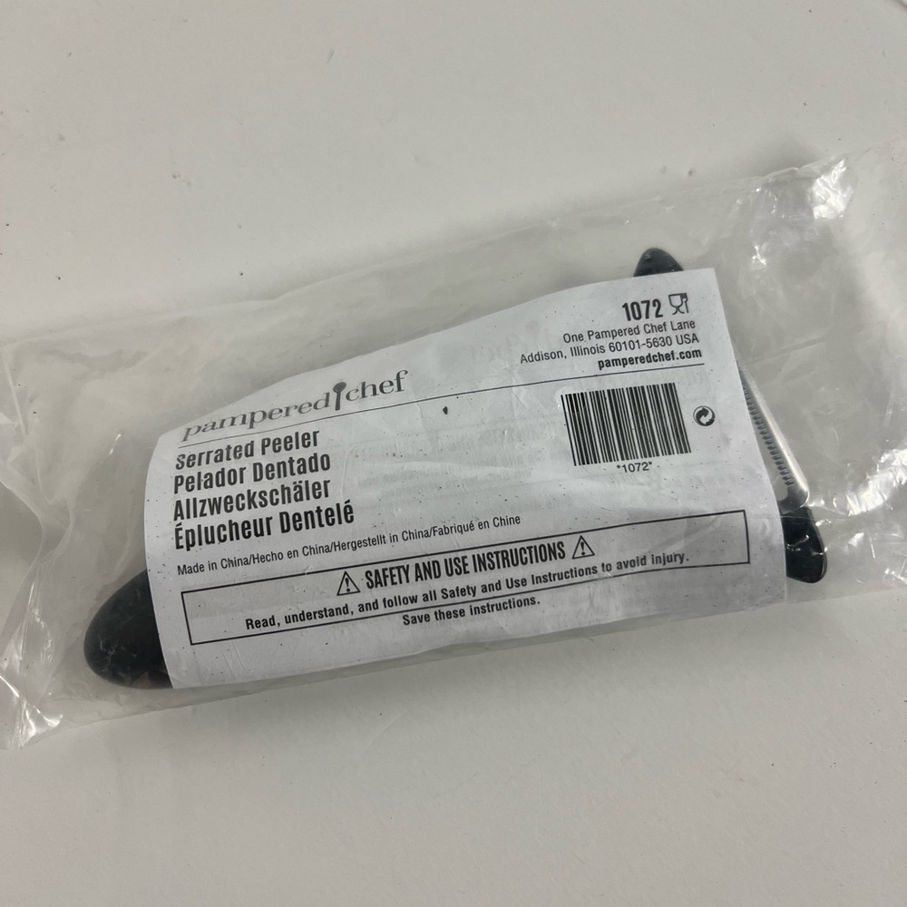 Pampered Chef Serrated Peeler